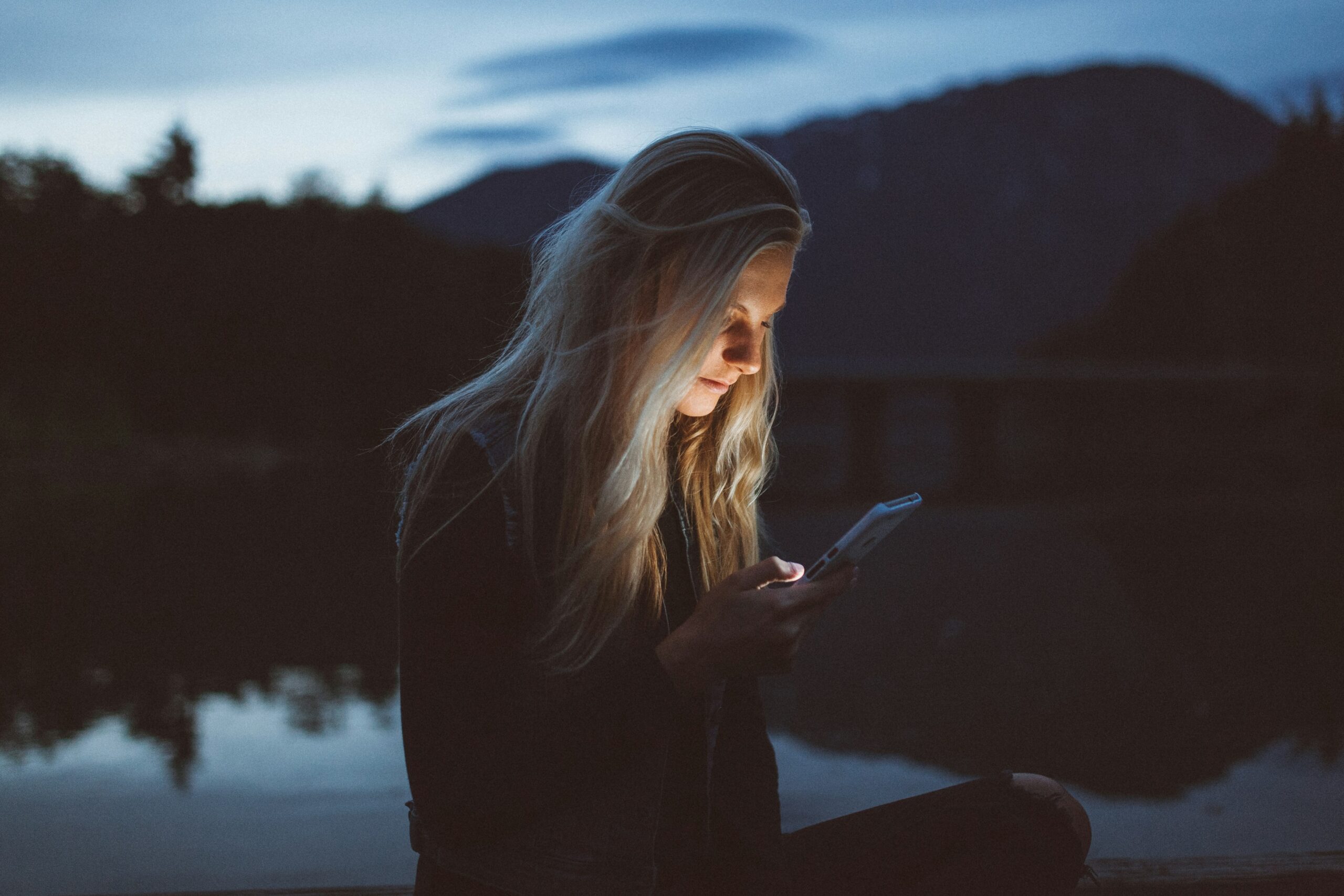 becca-tapert-qofjunxy9ly-unsplash-media