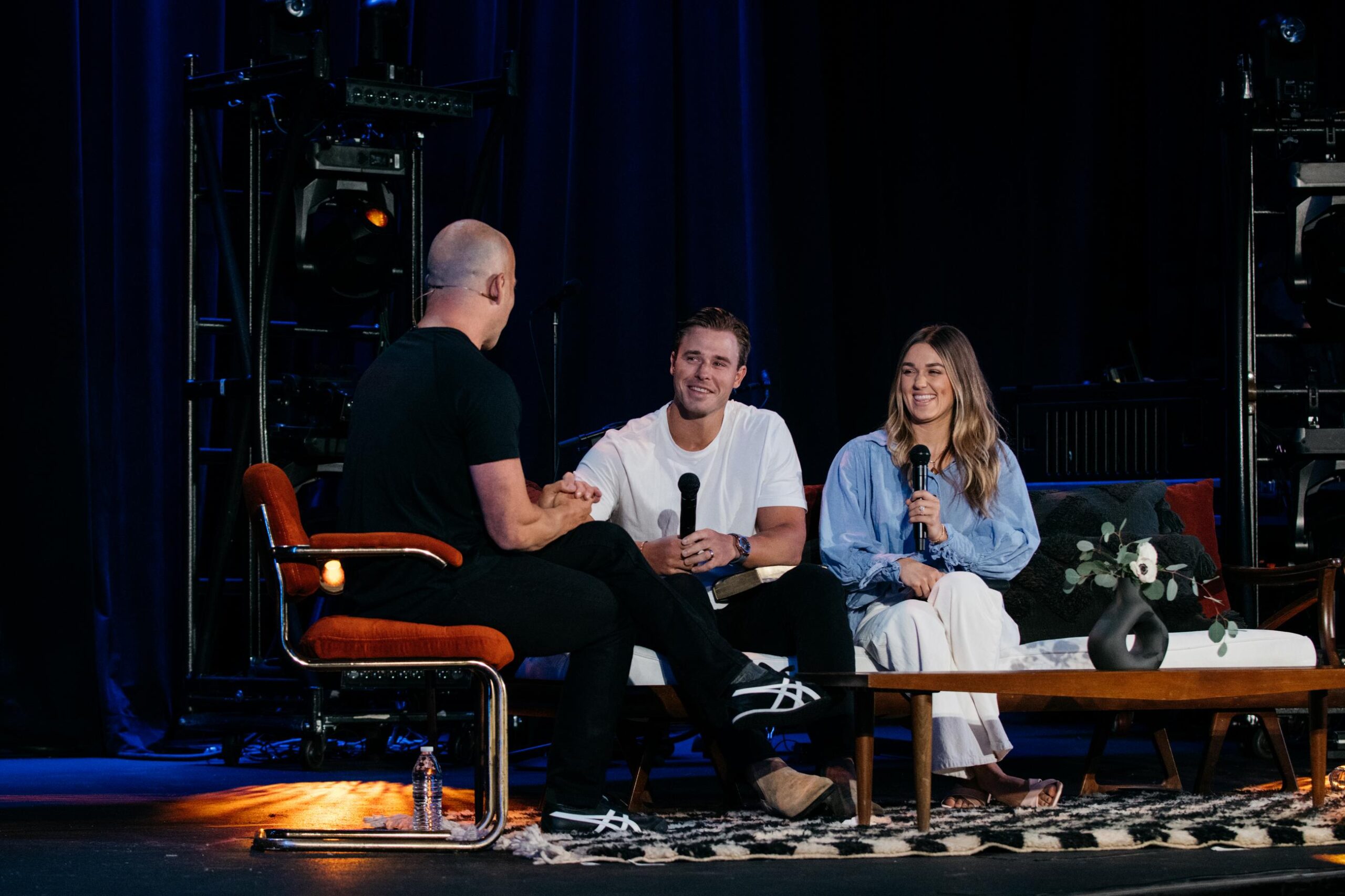how-to-navigate-social-media-and-dating-2-media