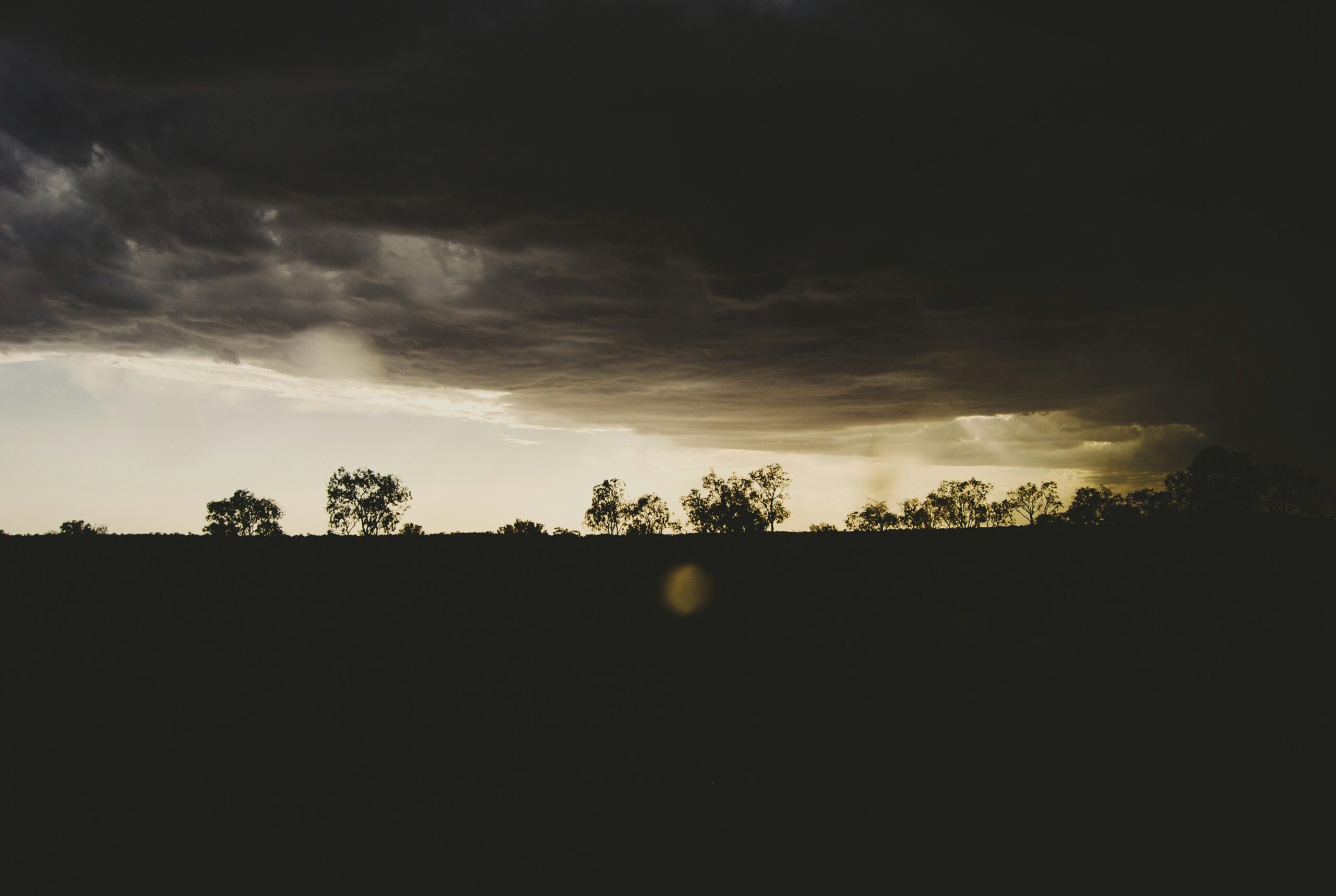 lode-lambert-sknzuivapvu-unsplash-media